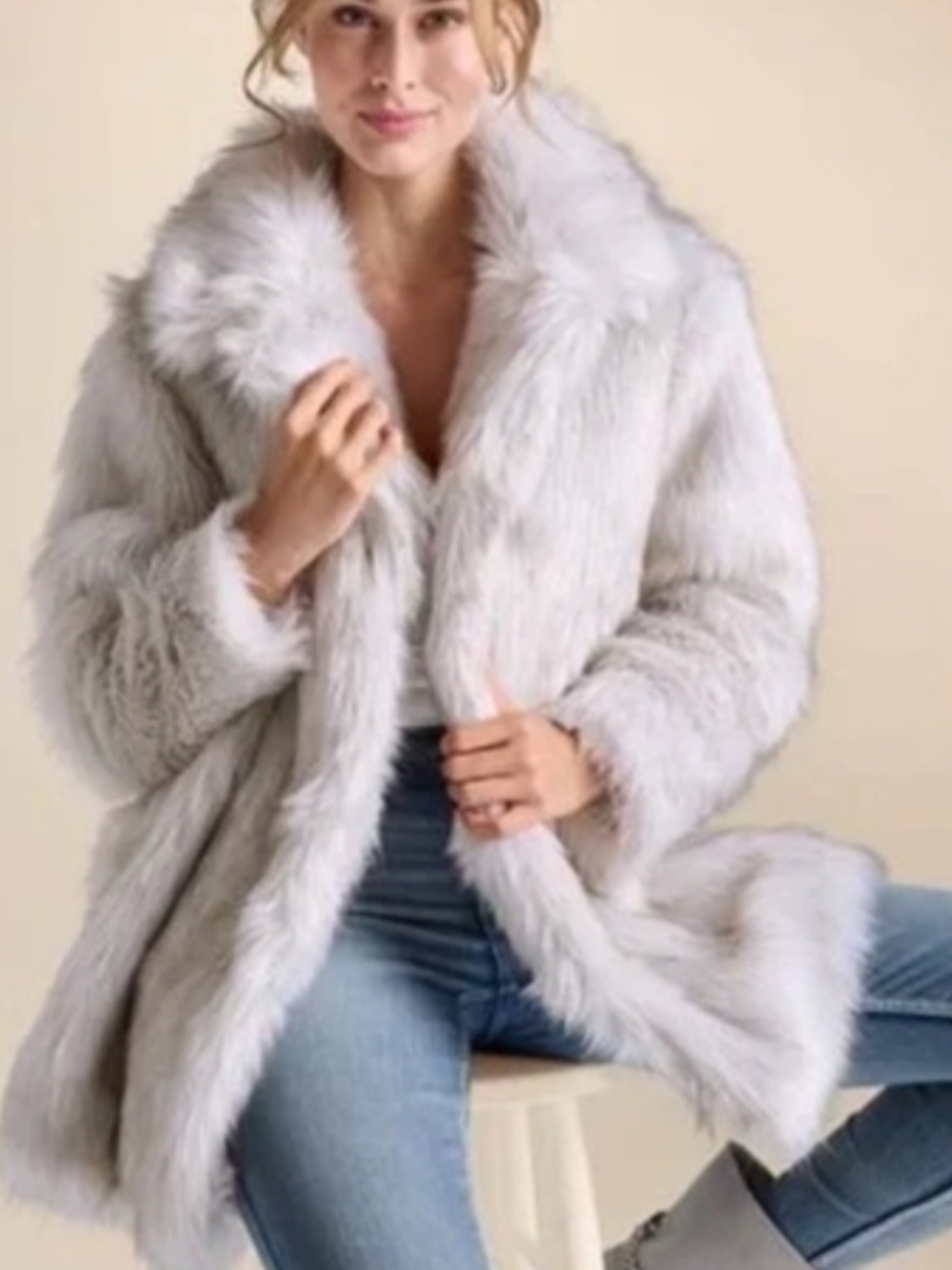 Plush Venus Brand Medium Faux Fur Coat